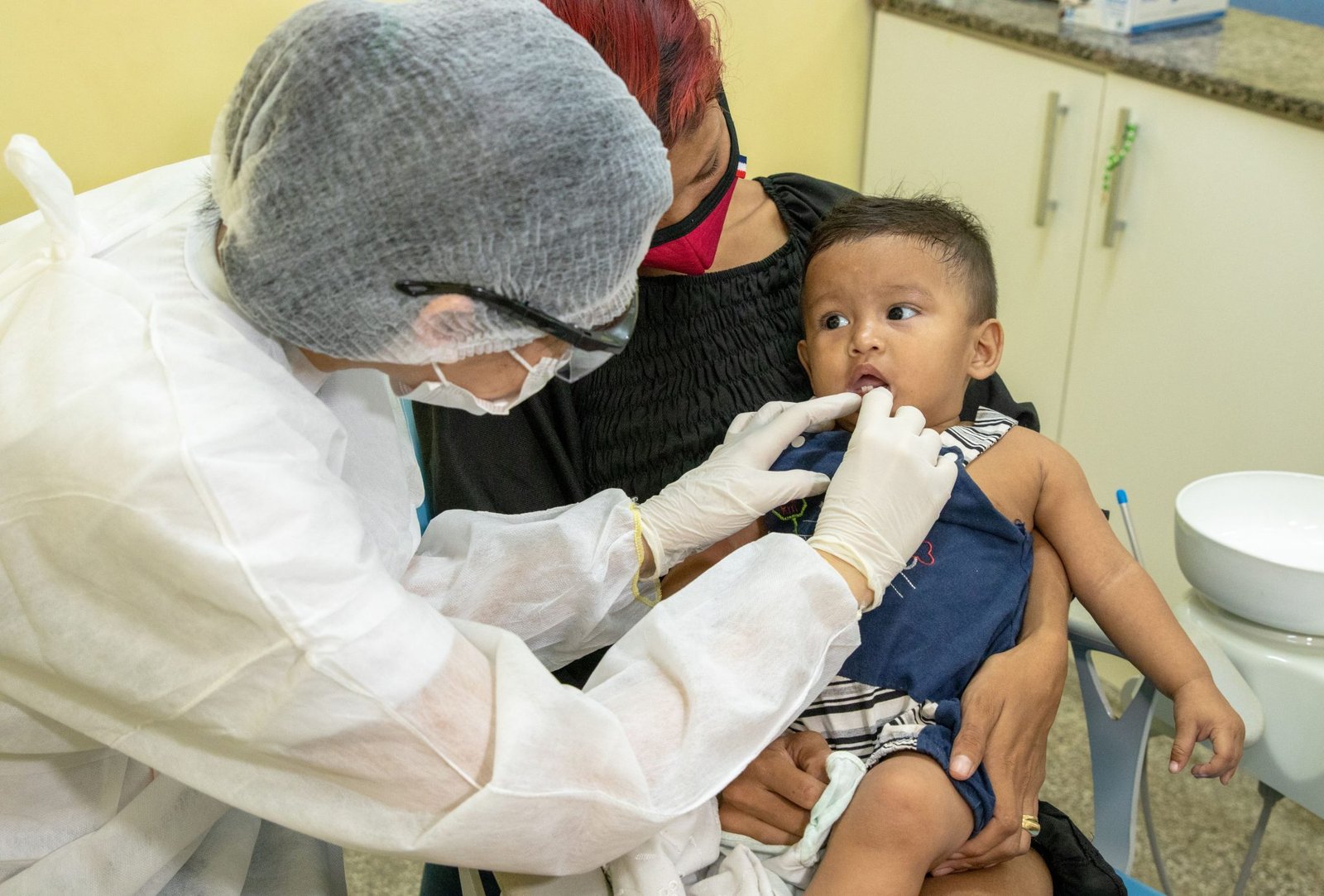Manaus abre seleção com bolsas de R$ 1.100 para estudantes de Odontologia